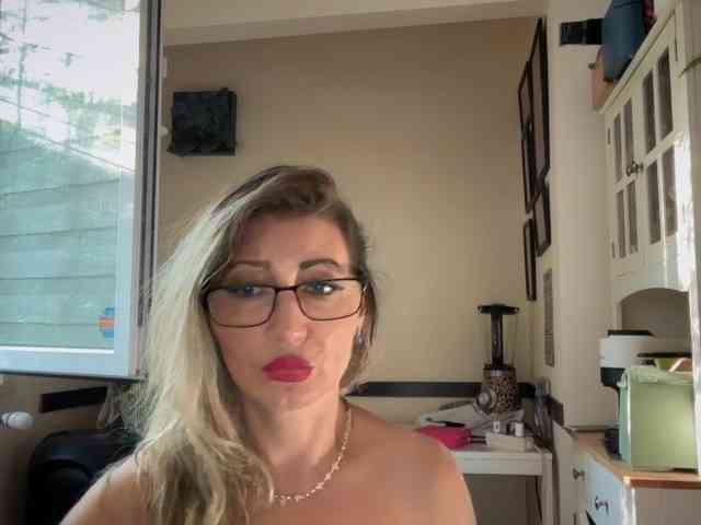 MoonieBlue webcam