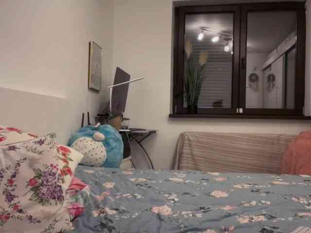 MoonieBlue webcam