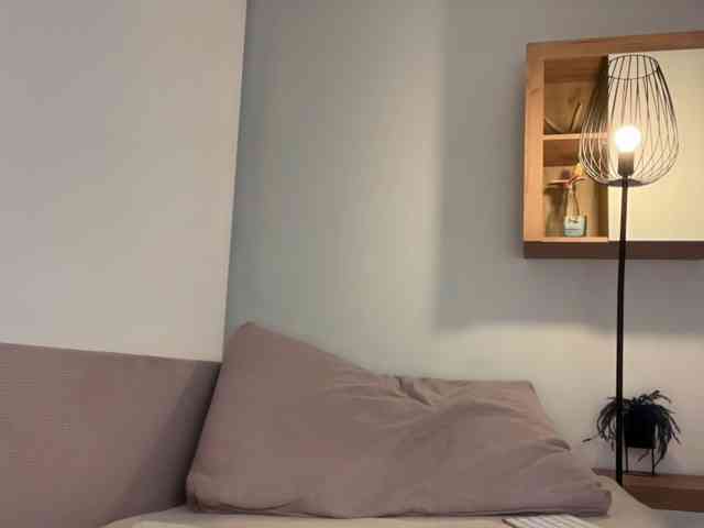 MoonieBlue webcam