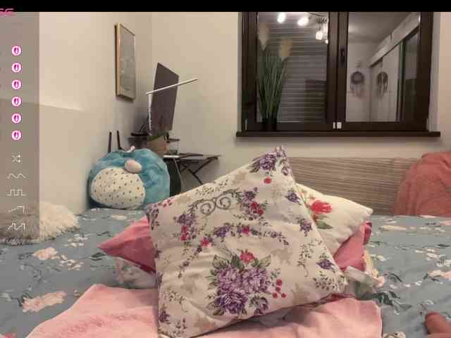 MoonieBlue webcam
