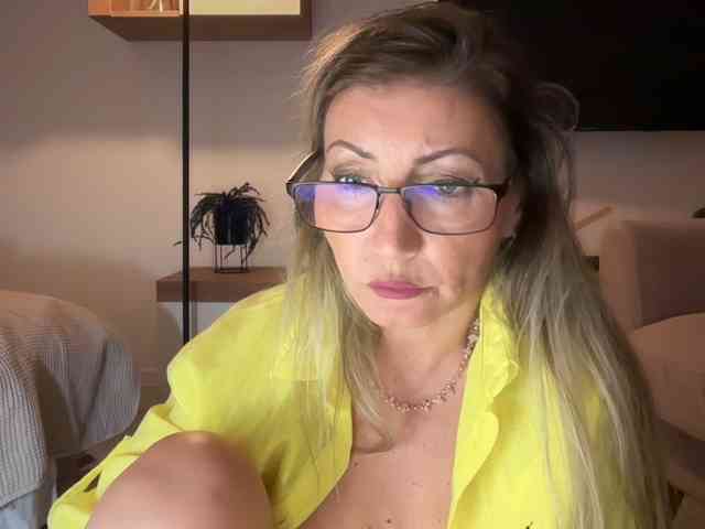 MoonieBlue webcam