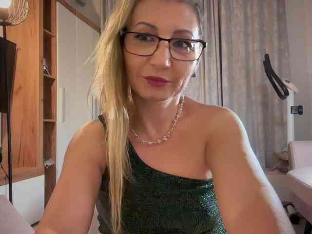 MoonieBlue webcam