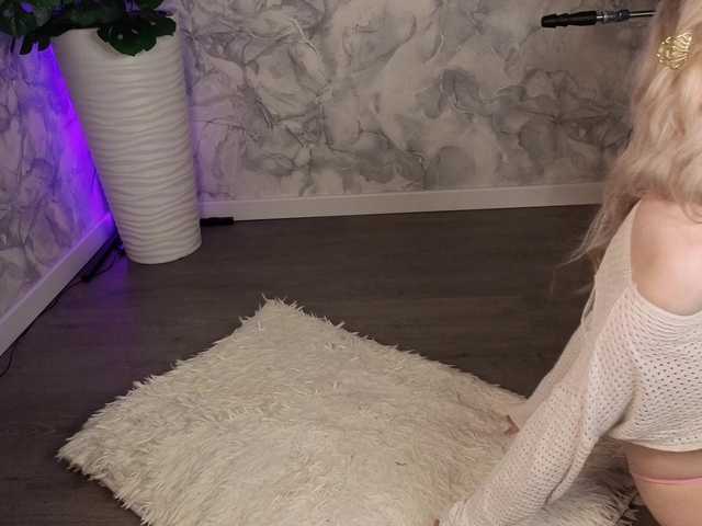 LanaLipsi live cam on BongaCams