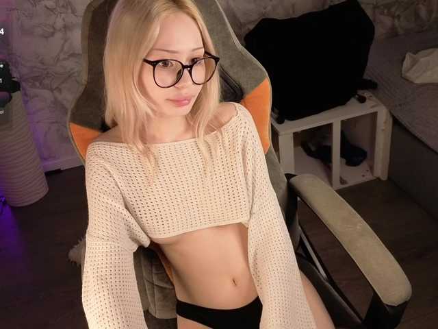 LanaLipsi live cam on BongaCams