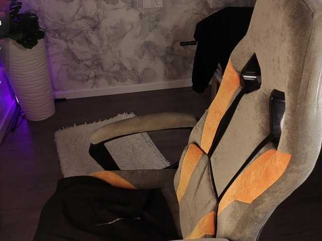 LanaLipsi live cam on BongaCams