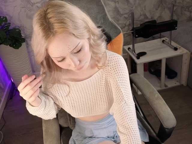LanaLipsi live cam on BongaCams