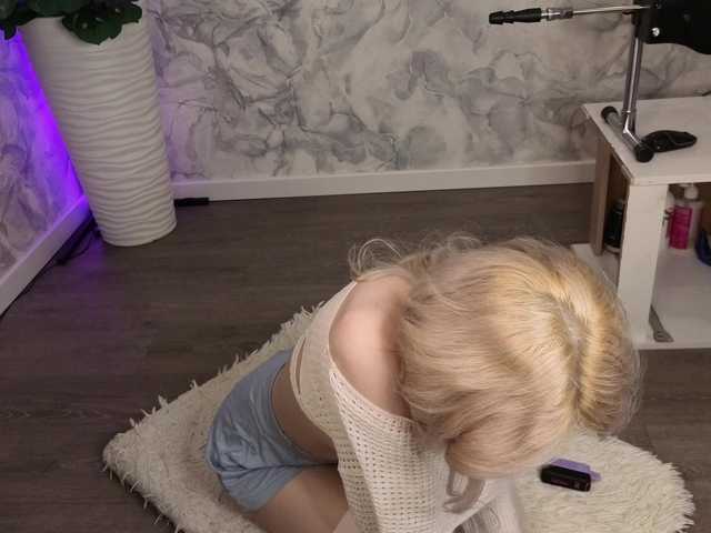 LanaLipsi live cam on BongaCams
