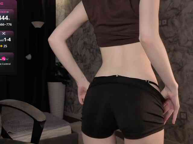 LanaLipsi Live Webcam on BongaCams