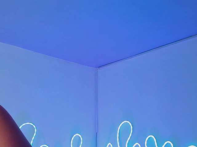 Aleja1214 live cam on BongaCams
