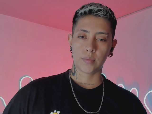 Aleja1214 live cam on BongaCams