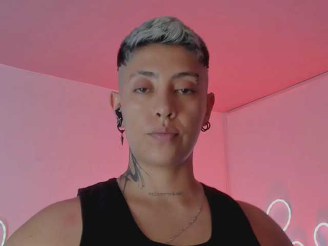 Aleja1214 live cam on BongaCams