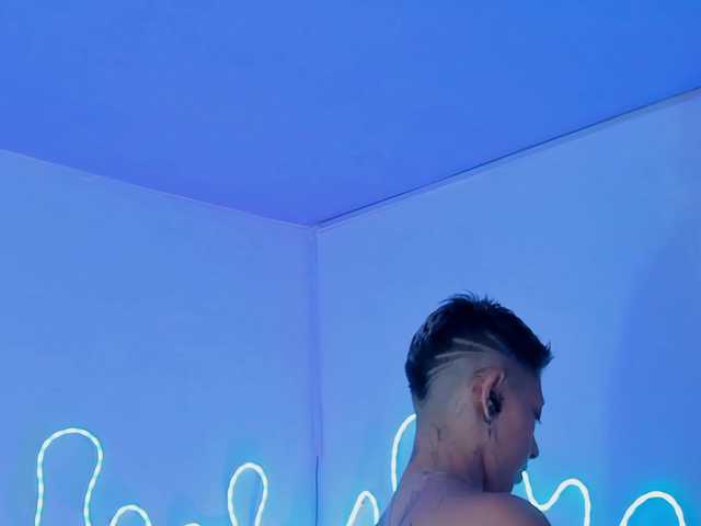 Aleja1214 live cam on BongaCams