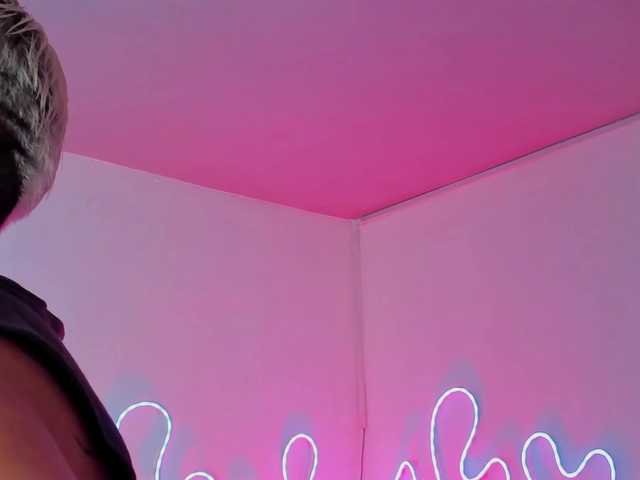 Aleja1214 live cam on BongaCams