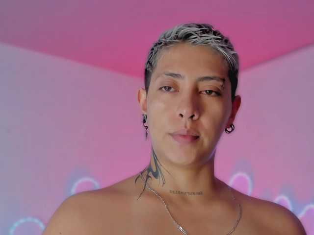 Aleja1214 live cam on BongaCams