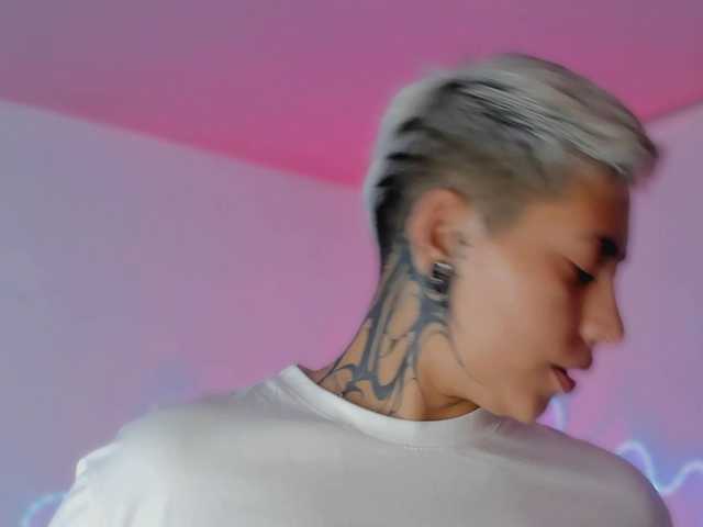 Aleja1214 live cam on BongaCams