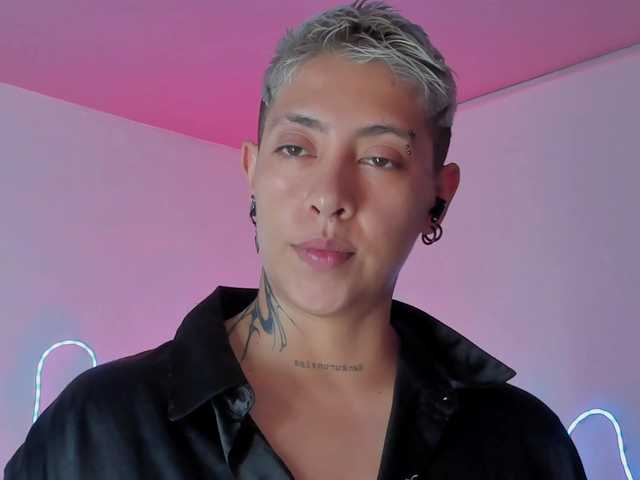 Aleja1214 live cam on BongaCams