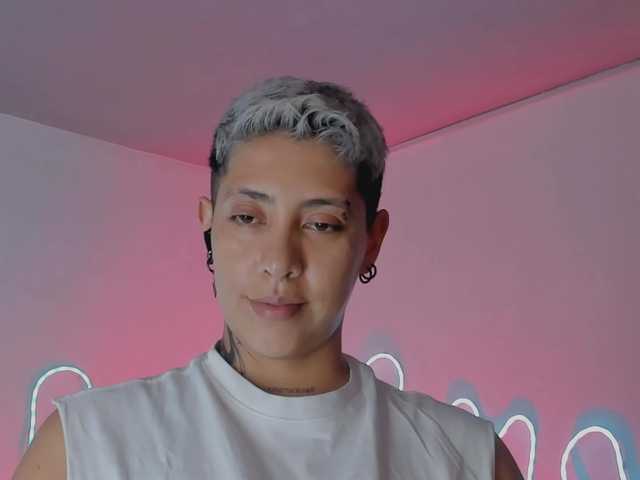 Aleja1214 live cam on BongaCams