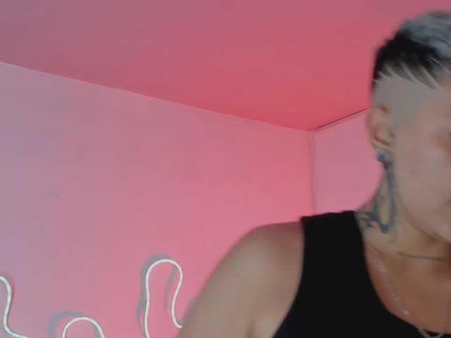 Aleja1214 live cam on BongaCams