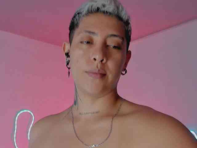 Aleja1214 webcam