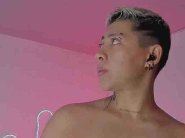 Aleja1214 webcam