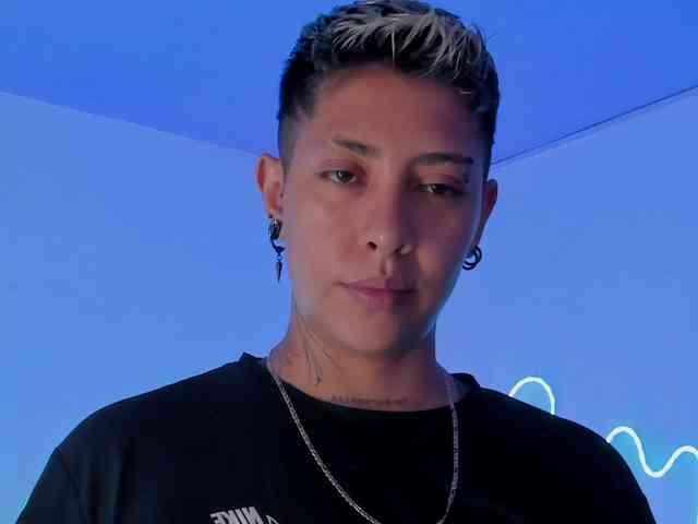 Aleja1214 webcam