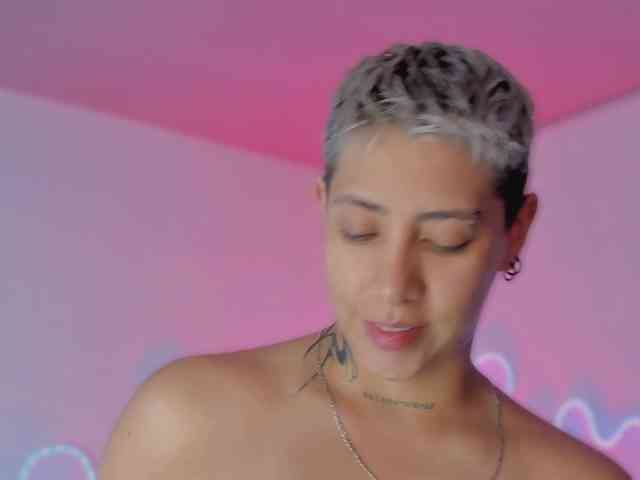 Aleja1214 webcam