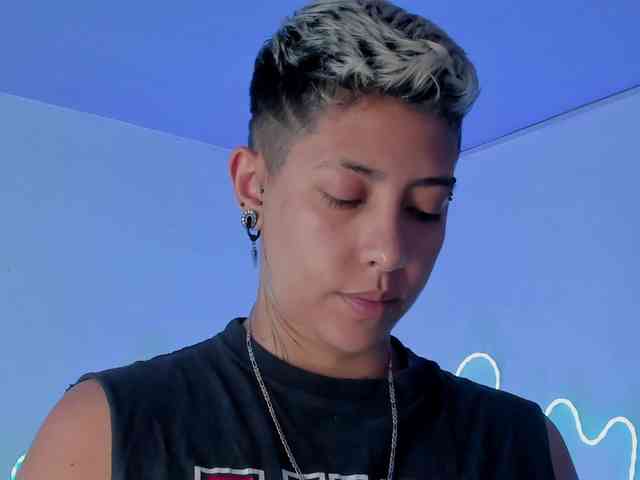 Aleja1214 webcam