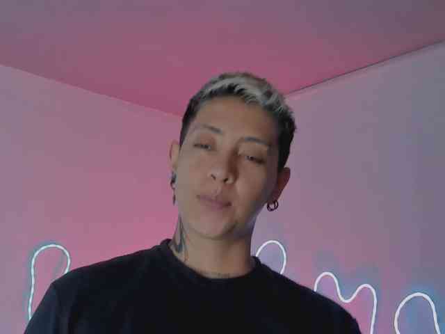 Aleja1214 webcam