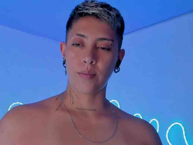 Aleja1214 webcam