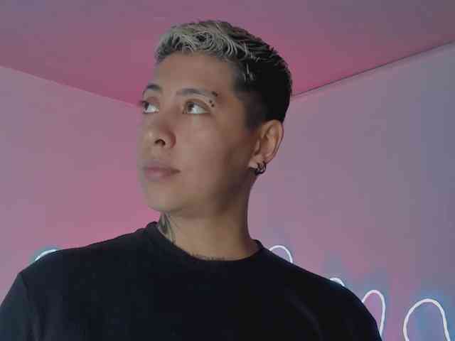 Aleja1214 webcam