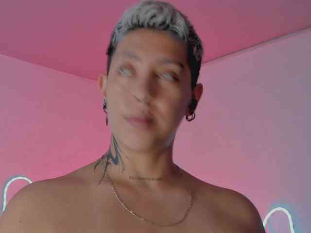 Aleja1214 webcam