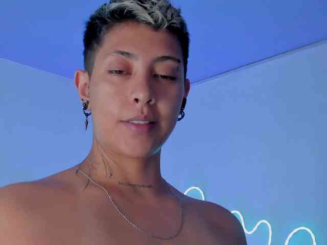 Aleja1214 webcam
