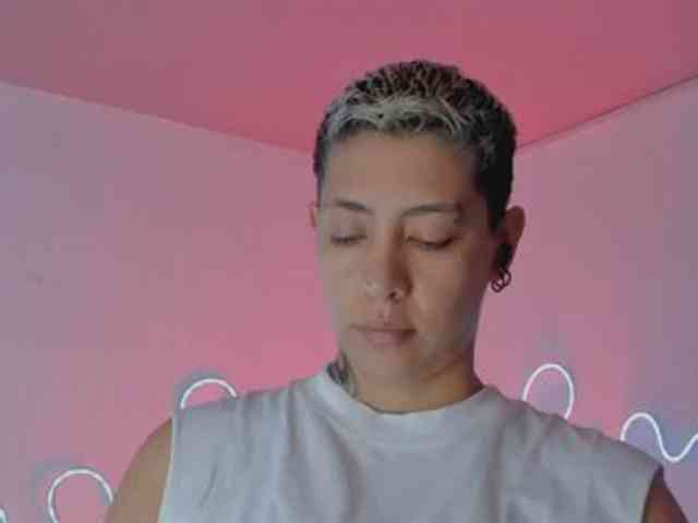 Aleja1214 webcam