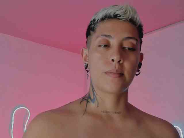 Aleja1214 webcam
