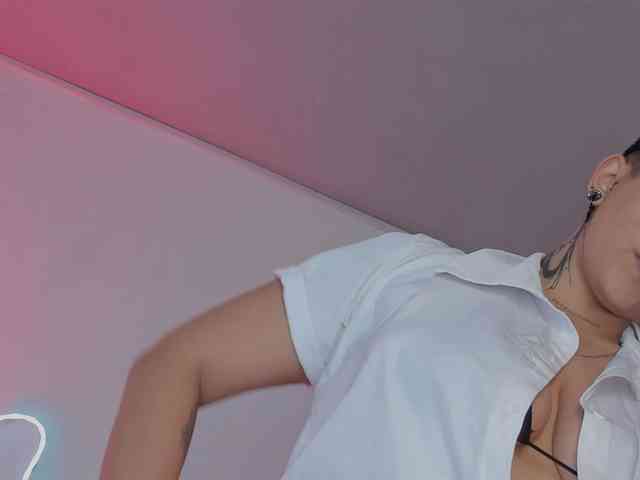 Aleja1214 webcam