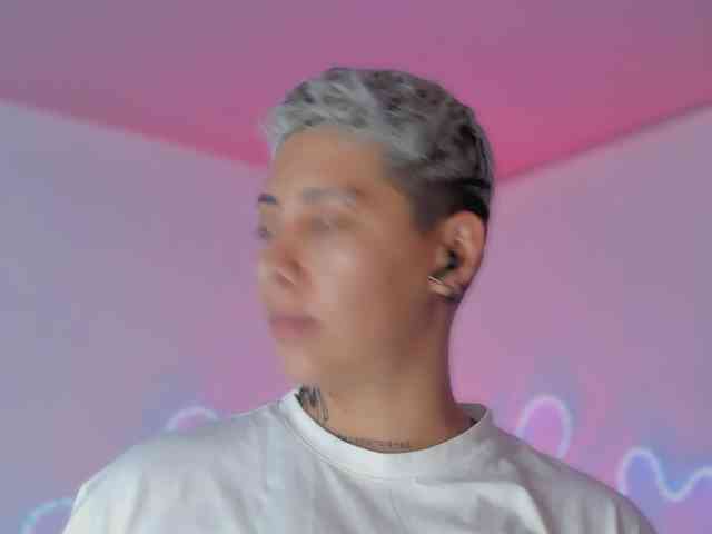 Aleja1214 webcam