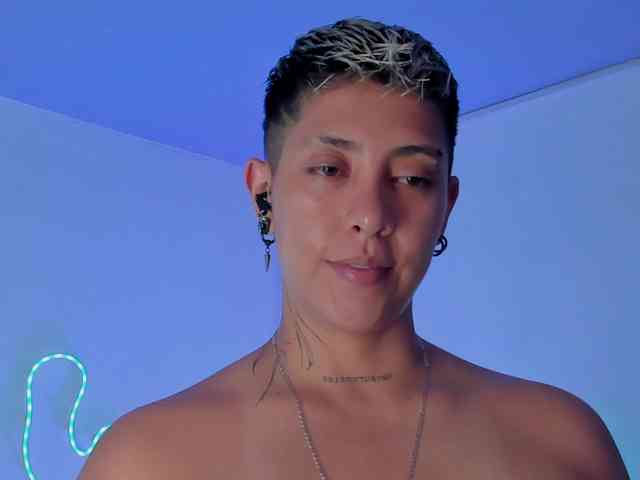 Aleja1214 webcam