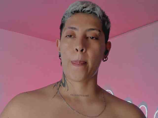 Aleja1214 webcam