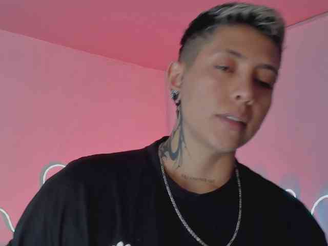 Aleja1214 webcam