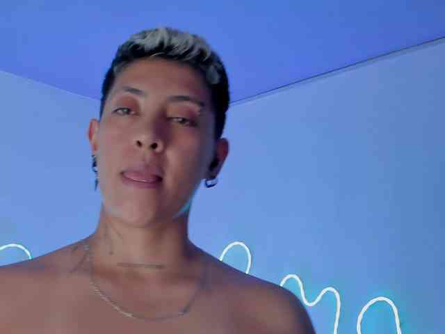 Aleja1214 webcam