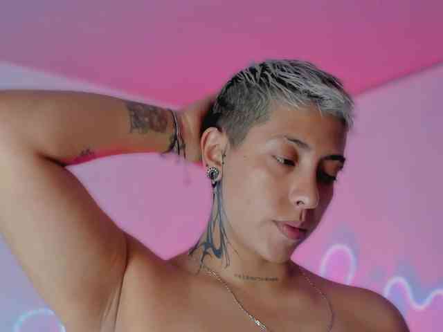 Aleja1214 webcam