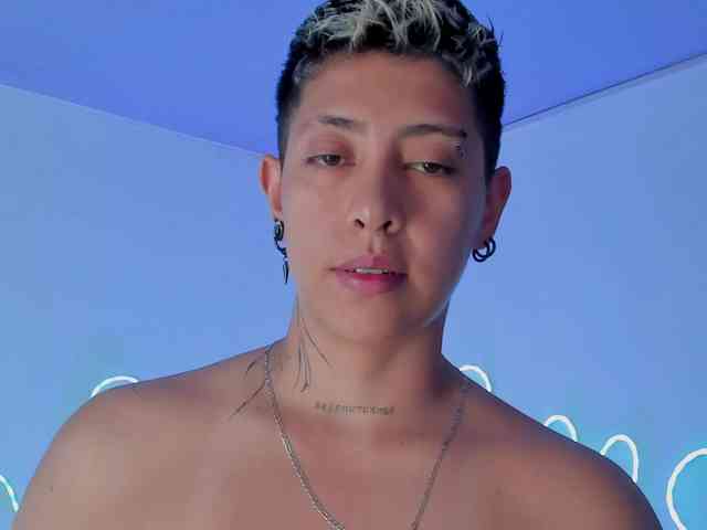 Aleja1214 webcam