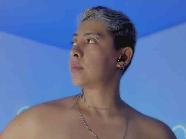 Aleja1214 webcam