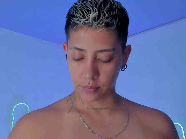 Aleja1214 webcam
