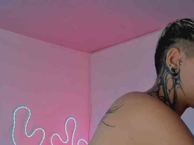 Aleja1214 webcam