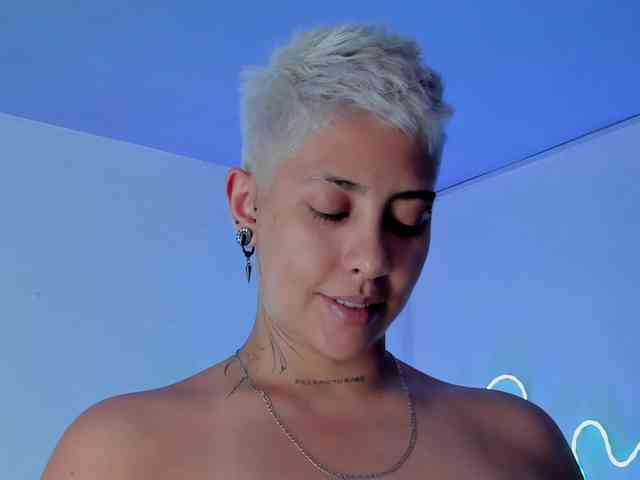 Aleja1214 webcam