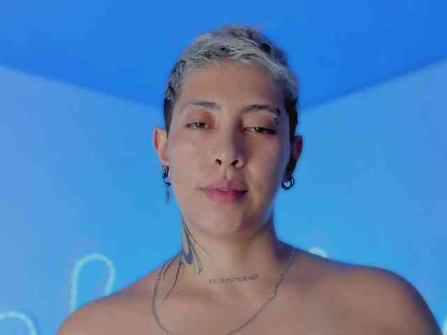 Aleja1214 webcam