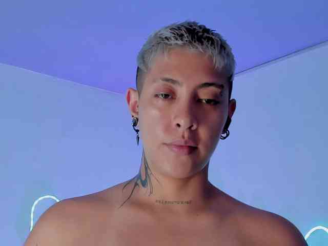 Aleja1214 webcam