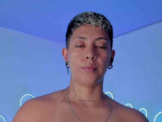 Aleja1214 webcam