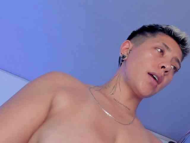Aleja1214 webcam